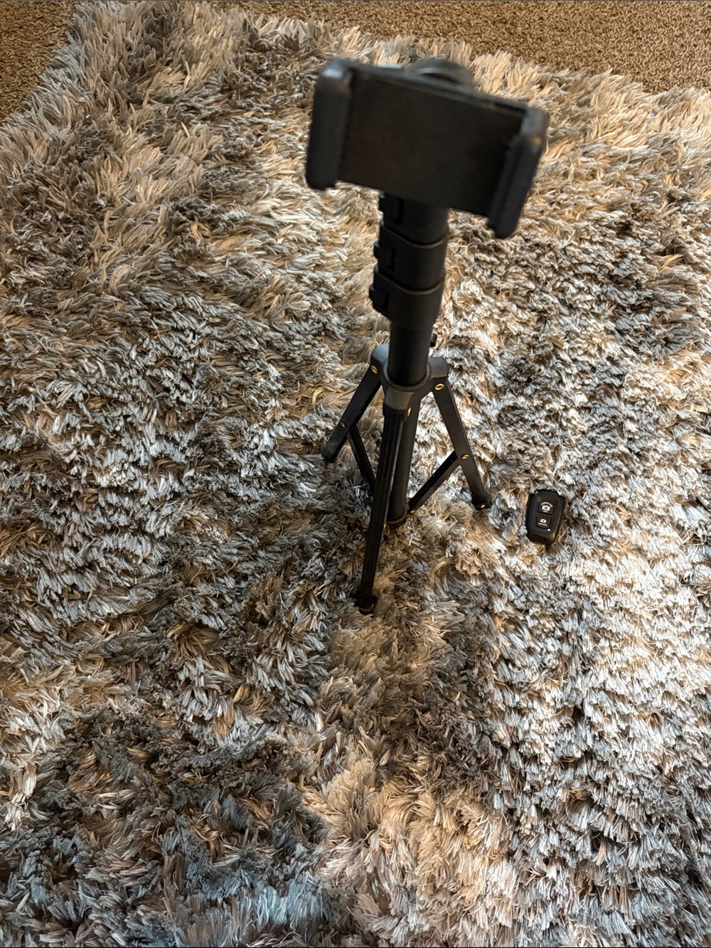Black Phone Mount with Remote Shutter - Compact Camera Accessory - Picture 4 of 4